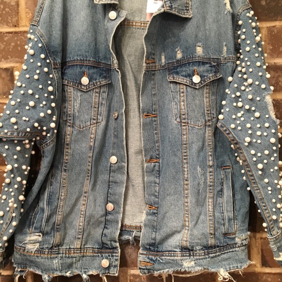 SOLD‼️Pearl Embellished Distressed Denim Jacket - Picture 3 of 8